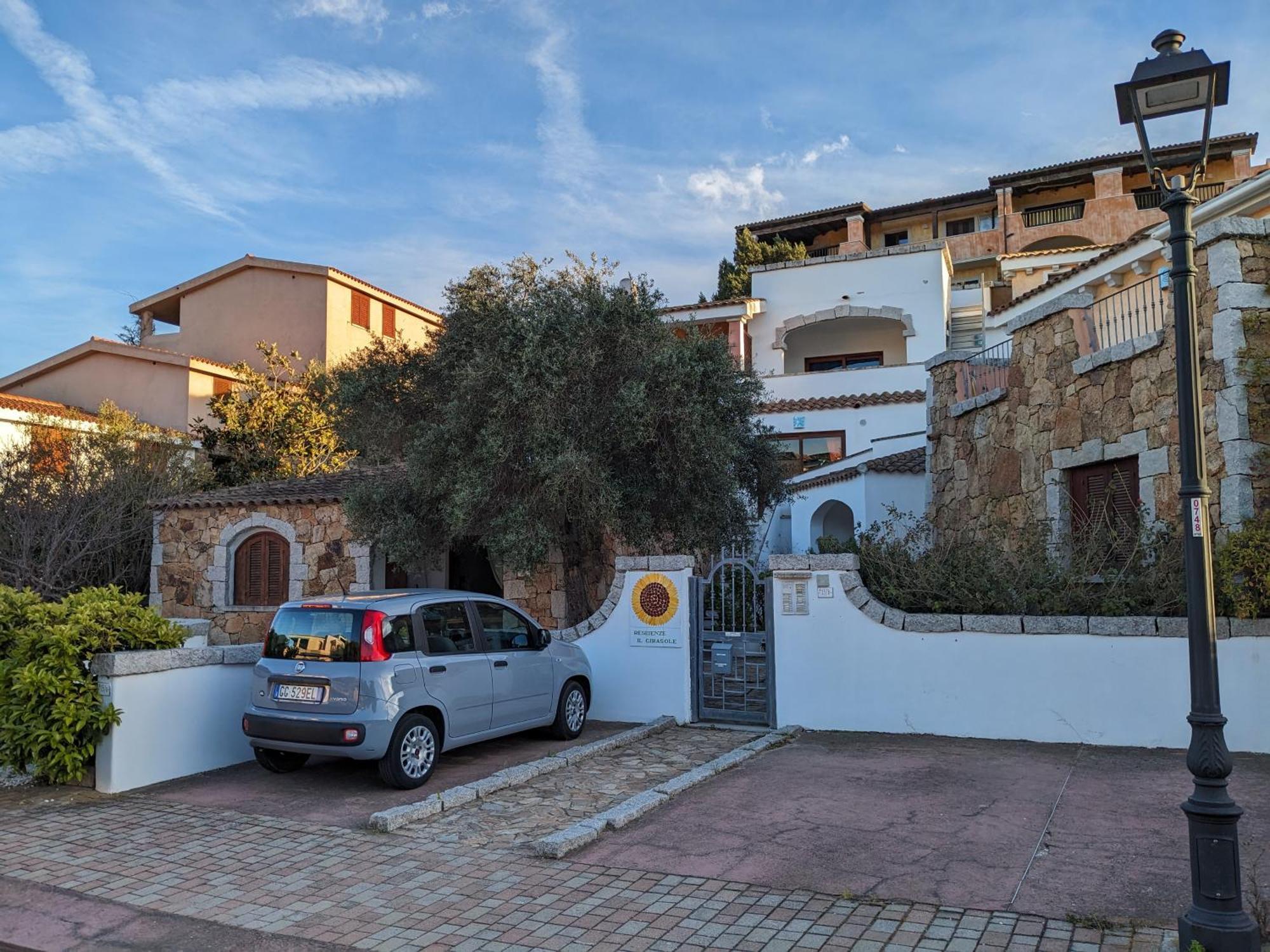 Residenze Il Girasole Aparthotel Golfo Aranci Kültér fotó